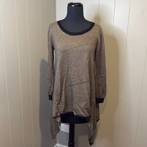 Max Studio Women’s Small Long Sleeve Stripe Sweeter Sharkbite Hem Knit